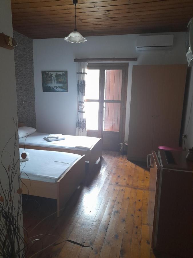 Therisso Rooms Therison Bagian luar foto