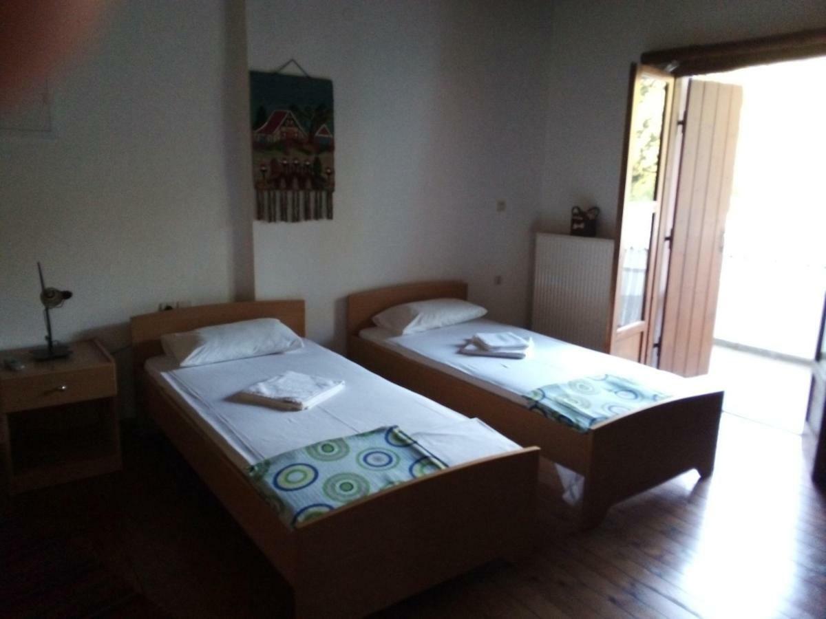 Therisso Rooms Therison Bagian luar foto